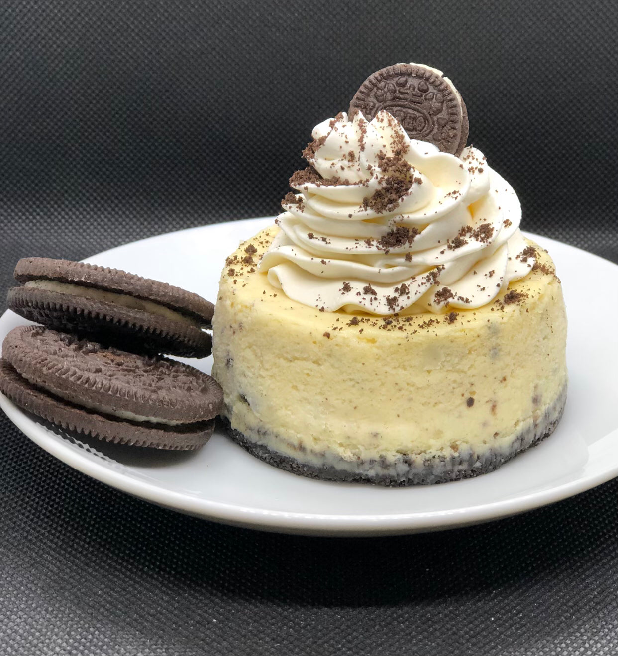 Chocolate Cookies & Cream Cheesecake